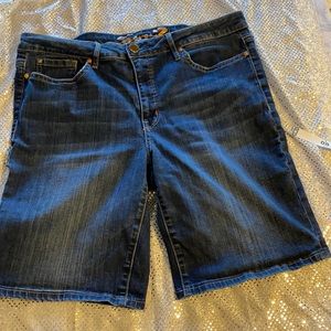Seven7 16 blue Jean shorts